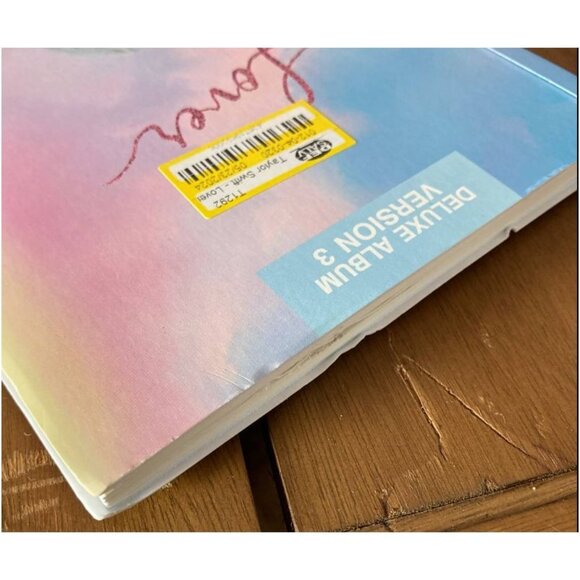 Taylor Swift - Lover (Target Exclusive Deluxe Version 3 CD) - Open - Picture 6 of 9